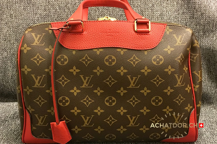 Purchase and sale of luxury accessories & leather goods